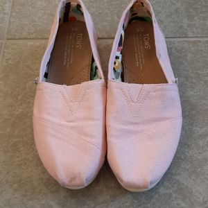 Tom's pale pink slip-on W8